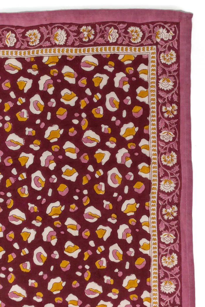 FOULARD ROSA LÉOPARD BORDEAUX EN COTON 100X100 CM - BLOCK PRINT ARTISANAL INDIEN – Image 3