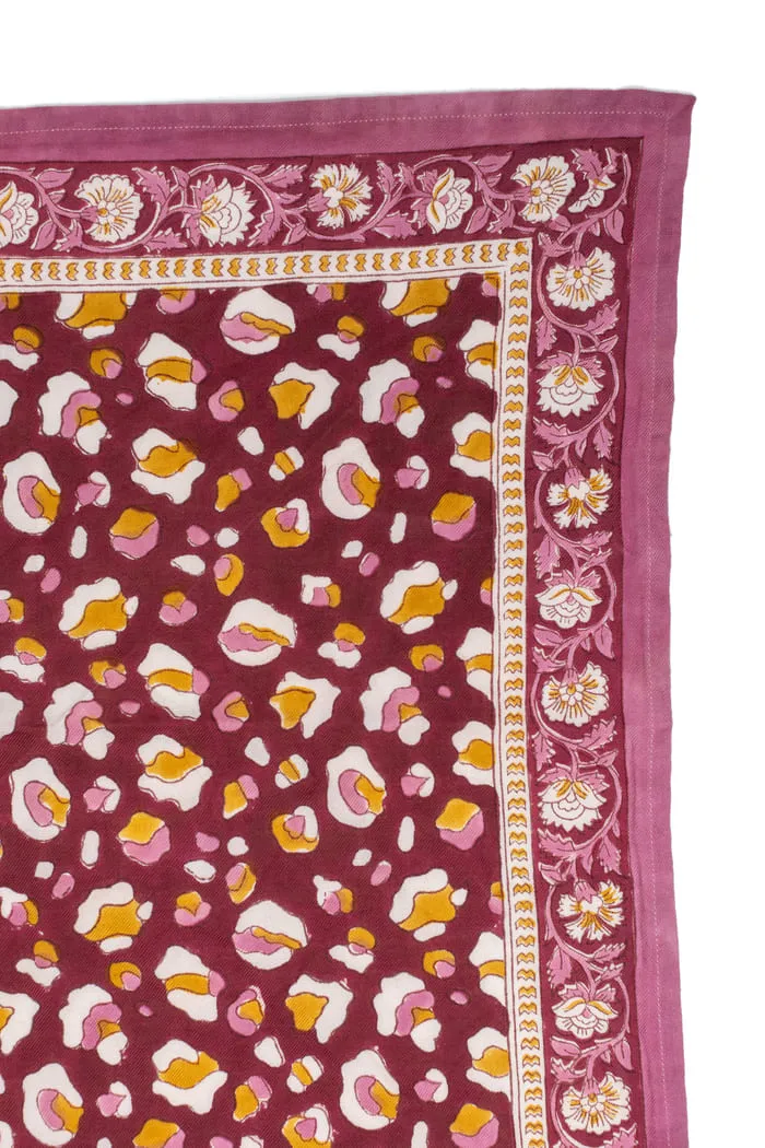 FOULARD ROSA LÉOPARD BORDEAUX EN COTON 50X50 CM - BLOCK PRINT ARTISANAL – Image 3