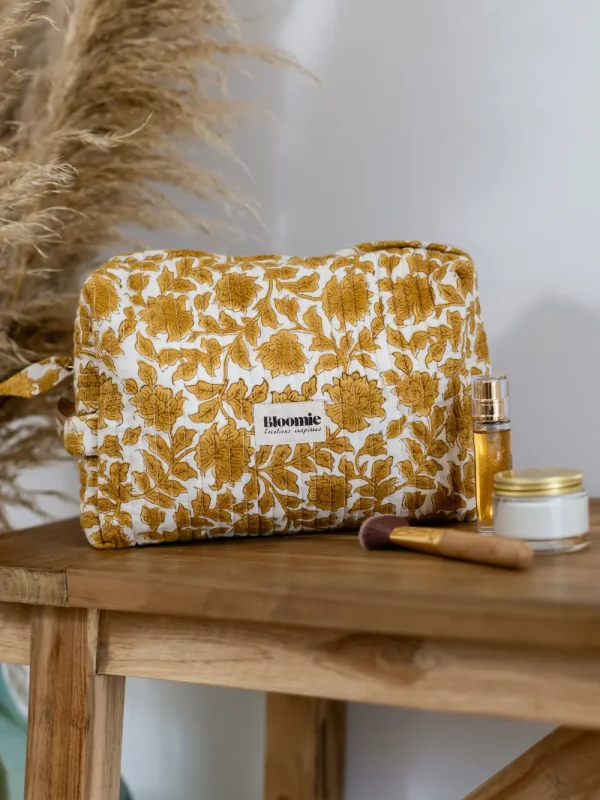 TROUSSE DE TOILETTE SERENA OCRE EN COTON MATELASSÉ 27X18 CM - BLOCK PRINT ARTISANAL INDIEN